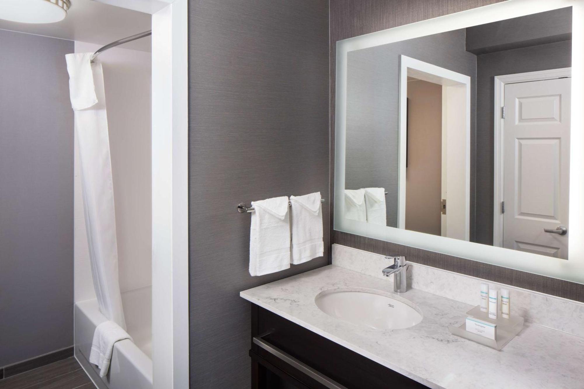 Homewood Suites By Hilton Atlanta Lenox Buckhead Екстер'єр фото
