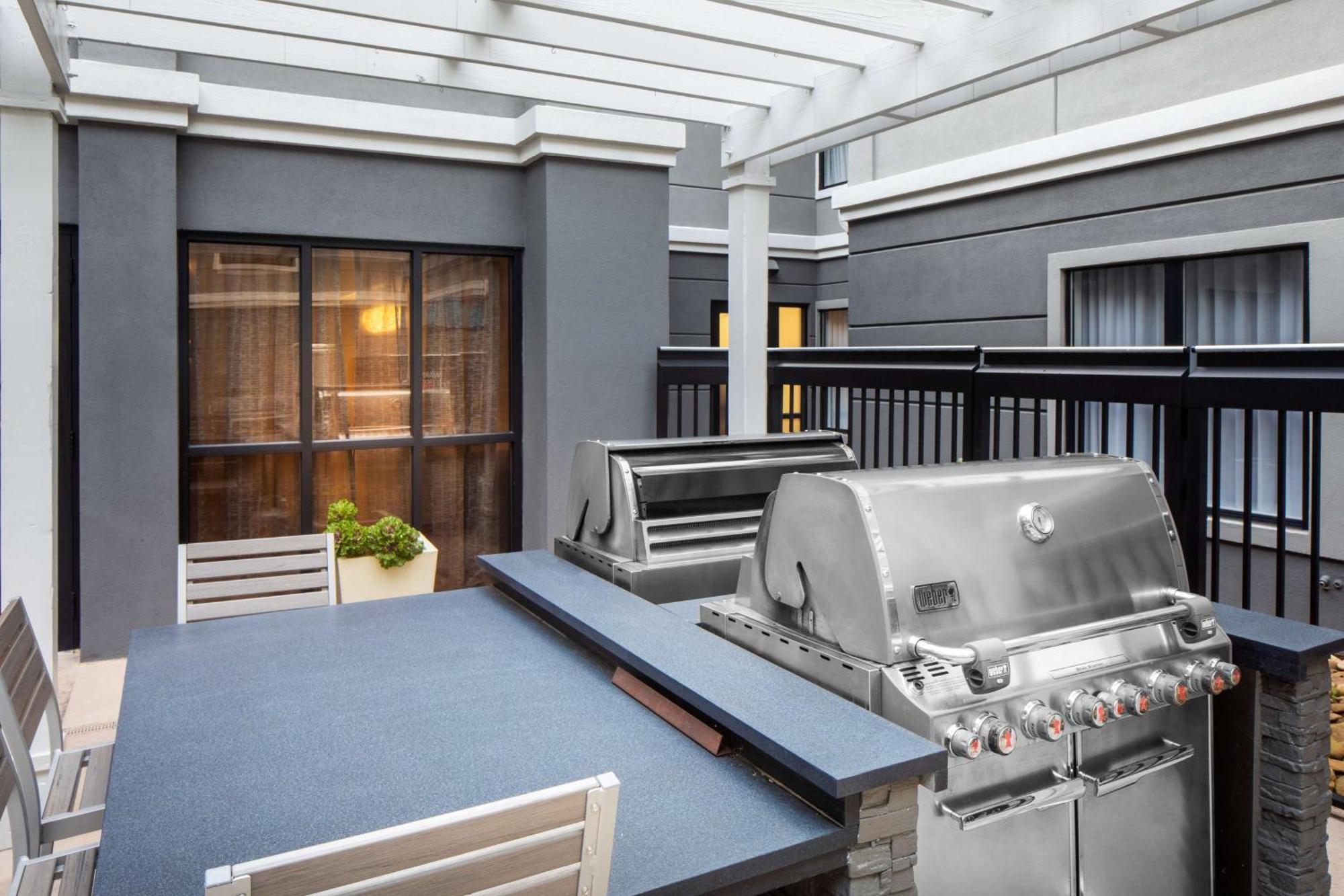 Homewood Suites By Hilton Atlanta Lenox Buckhead Екстер'єр фото